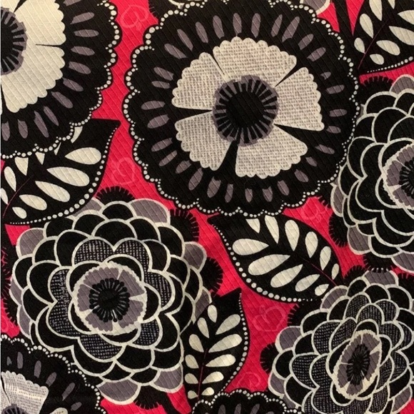 Life Is Peachy Scrub Top - Picture 6 of 9